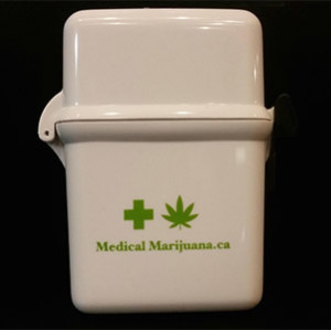 Medical-Marijuana-containers